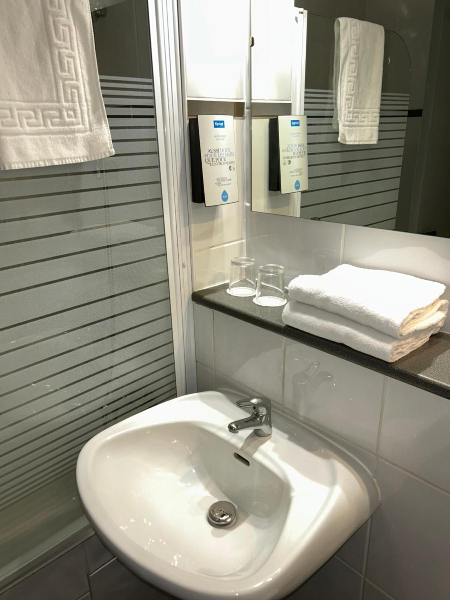 Kyriad Martigues Sud Екстериор снимка